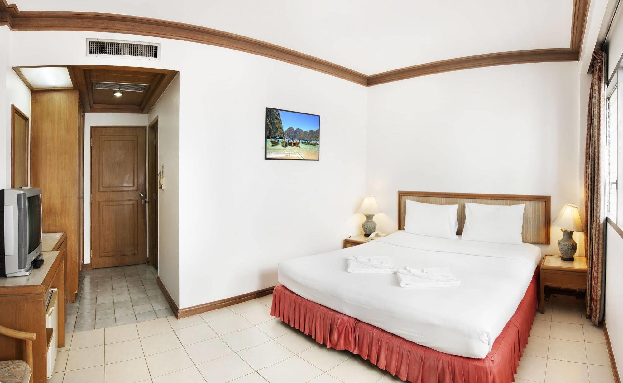 Hotel Rattana Mansion Phuket Exterior foto